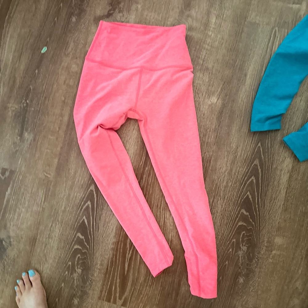 Behind yoga leggings size small